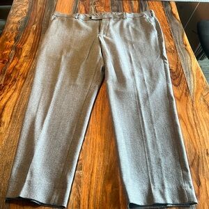 Men’s Uniqlo golf/business casual casual pants. 42x32. Mid/light grey